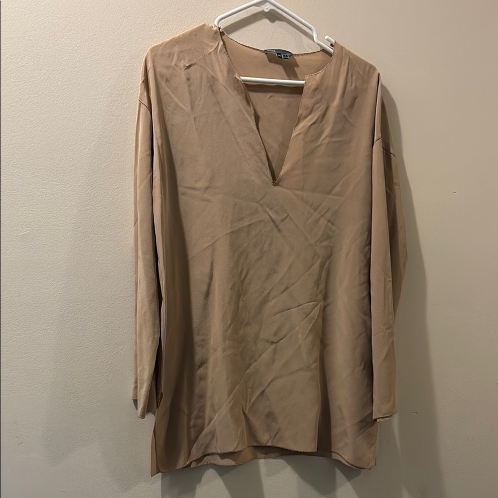 Vince women’s XS Women's Tan V-Neck Top - 100% silk - long sleeve- tunic